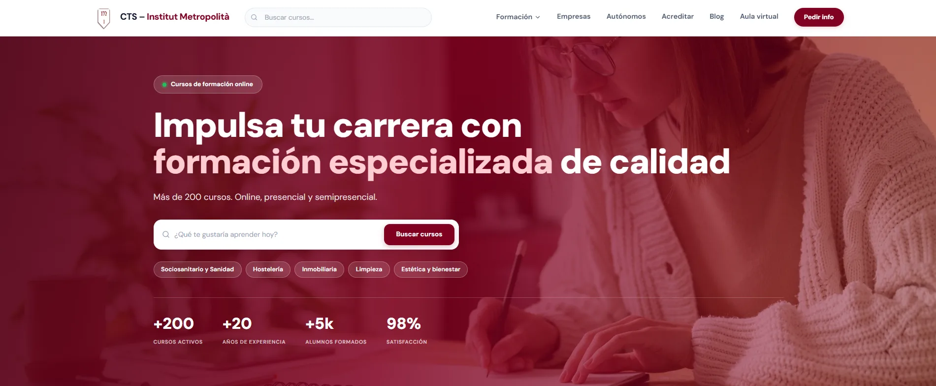Home nueva de CTS Formación: buscador de cursos protagonista, categorías como accesos directos y cifras del centro Home nueva de CTS Formación: buscador de cursos protagonista, categorías como accesos directos y cifras del centro